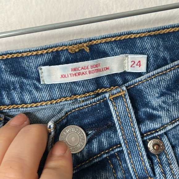 Levi’s Ribcage Boot cut Jeans in Medium Blue Wash size 24 button fly high rise - Picture 4 of 8
